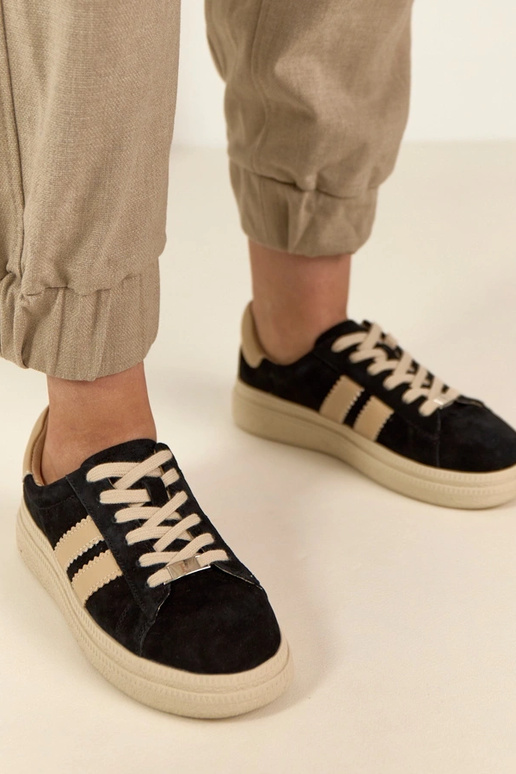 Schwarze Leder-Sneaker mit Plateau...