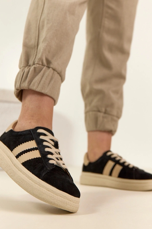 Schwarze Leder-Sneaker mit Plateau...