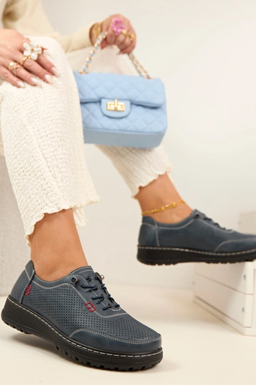 Dunkelblaue Lochmuster Halbschuhe Solenne