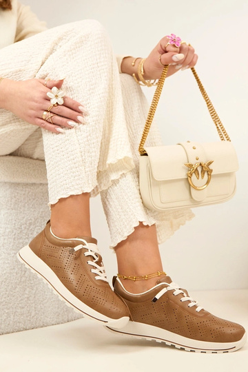 Hellbraune durchbrochene... 2