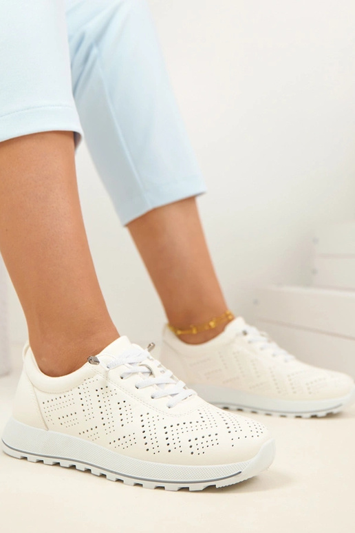 Weiße durchbrochene...