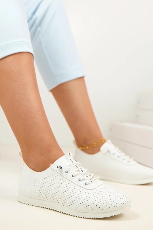 Weiße durchbrochene leichte...