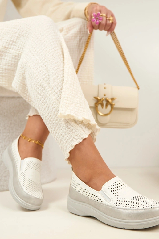 Weiße silberne durchbrochene...