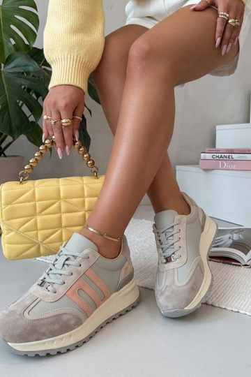 Graue Leder-Schuhe mit...