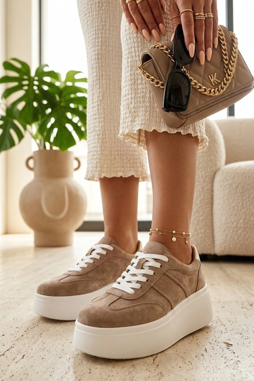 Beige Leder-Schuhe mit Plateau Cambell