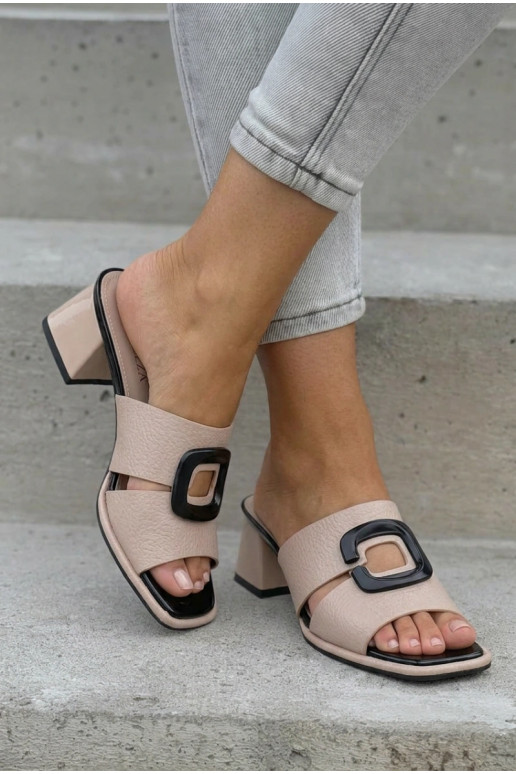 Damen Pantoletten mit Ausschnitten und Schnallen auf Absatz Vinceza 62284 sandfarben