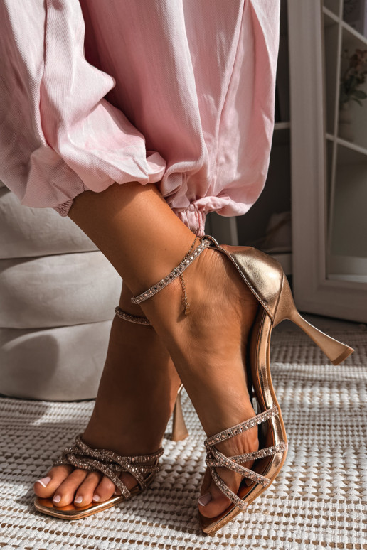 Damensandalen mit Absätzen mit leuchtenden Augen Szampańskie Redira