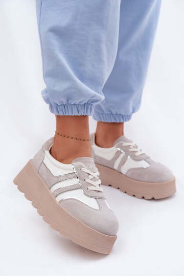 GOE TT2N4052 weiße Wildlederschuhe für Damen mit Plattform 2