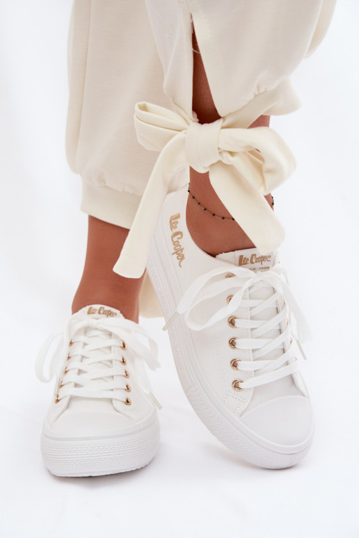 lässige Schuhe mit einer Plattform Lee Cooper LCIN-26-44-4482 Zueiße Farbe