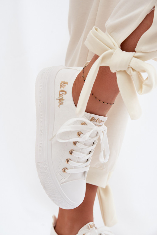 lässige Schuhe mit einer Plattform Lee Cooper LCIN-26-44-4482 Zueiße Farbe