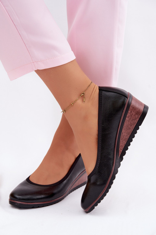 Schuhe Feminin mit einer Plattform Vinceza 58628 schZuarze Farbe