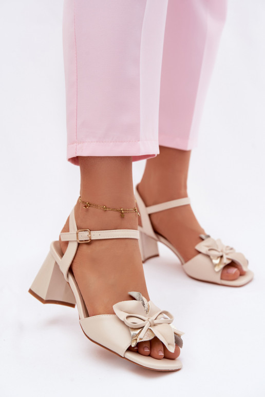 Damen-Sandalen mit hohen Absätzen Mit Dekorationen Eine Blume Vinceza 20283 Beige