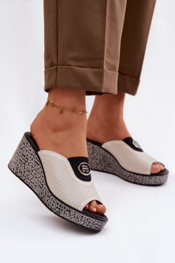 Lederhausschuhe mit einer Plattform mit Ornamenten S.Barski LR61-7011 Beige