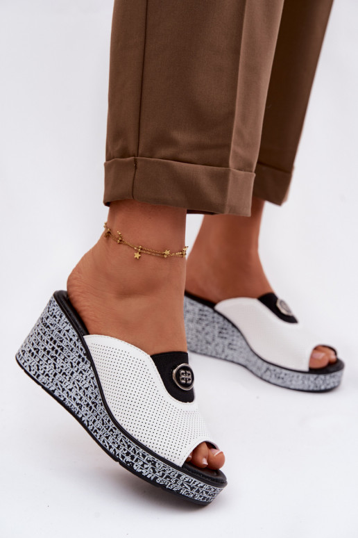 Lederhausschuhe mit einer Plattform mit Ornamenten S.Barski LR61-7011 Zueiße Farbe