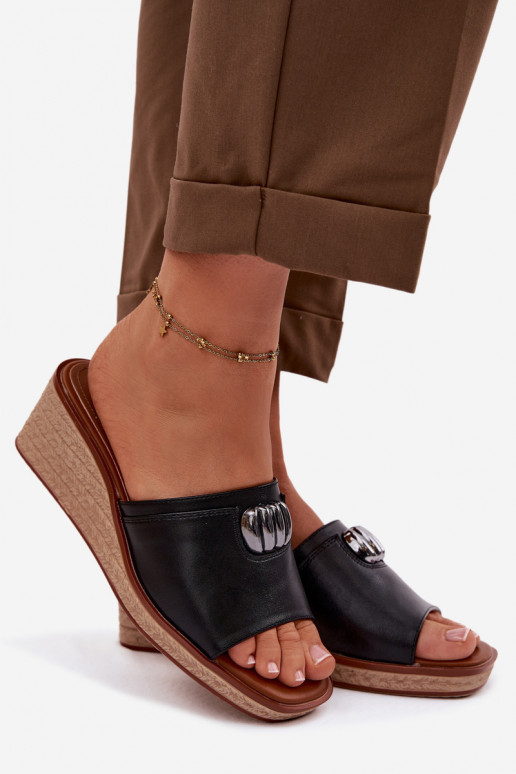 Damenhausschuhe mit einer PlattformImitacją Plecionki Sergio Leone KL325 schZuarze Farbe