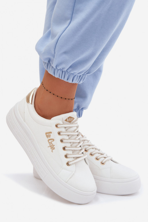 Freizeitschuhe mit einer Plattform Lee Cooper LCIN-26-44-4478 Zueiße Farbe