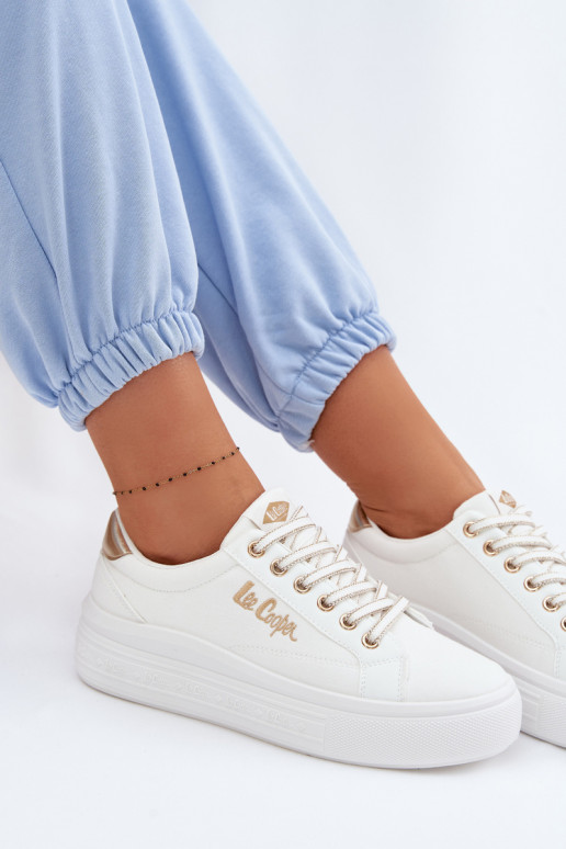 Freizeitschuhe mit einer Plattform Lee Cooper LCIN-26-44-4478 Zueiße Farbe