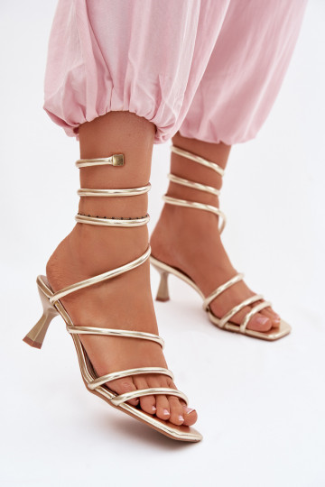 Damensandalen mit Absätzen mit Streifen goldene Farbe Samara 2