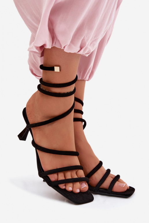 Damensandalen mit Absätzen mit Streifen schZuarze Farbe Samara