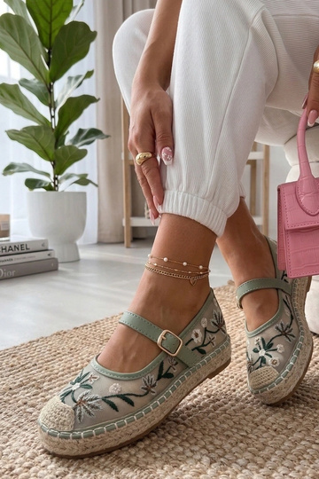 Grüne Espadrilles mit...