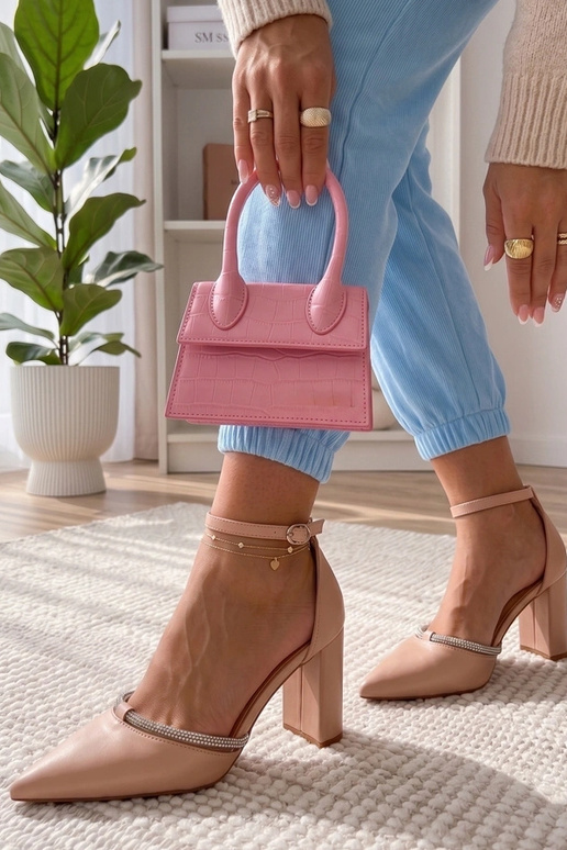 Sandfarbene Schuhe mit Zirkonia...