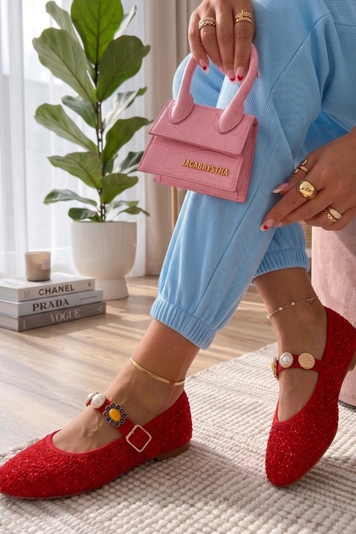 Rote Ballerinas mit dekorativem...