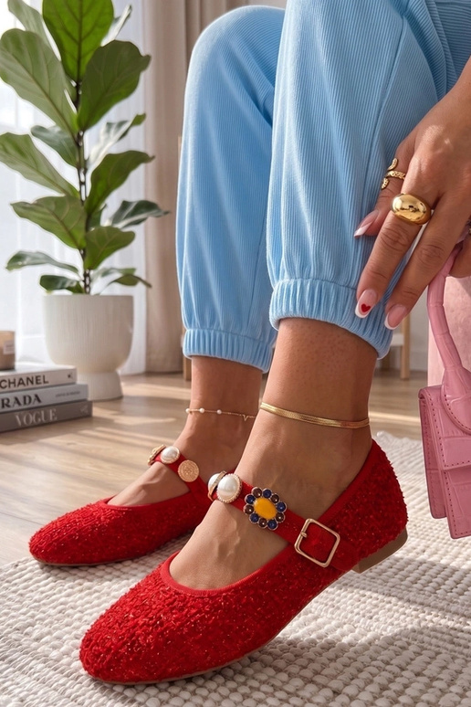 Rote Ballerinas mit dekorativem...