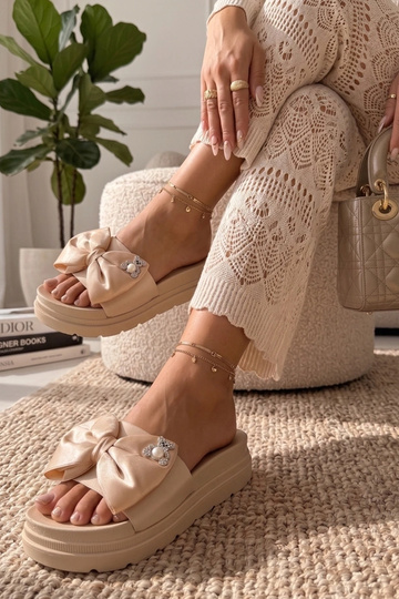 Beige Plattformclogs mit... 2