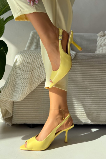Damen Sandalen mit dünnen Absätzen in gelb Sevina 2