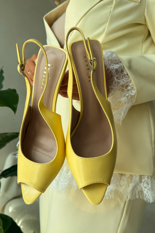 Damen Sandalen mit dünnen Absätzen in gelb Sevina