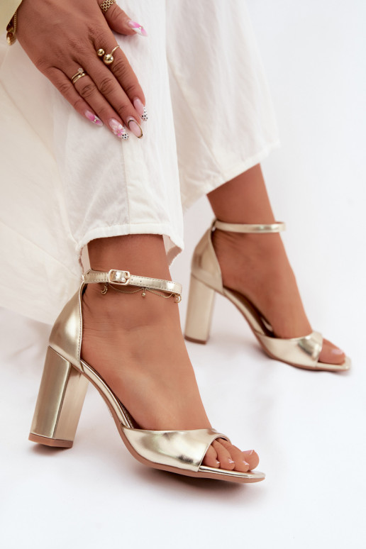 Goldene Damen-High-Heels-Sandalen aus Kunstleder Melvra