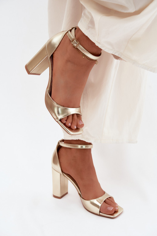 Goldene Damen-High-Heels-Sandalen aus Kunstleder Melvra