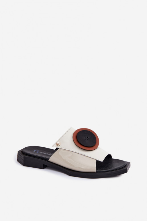 Lederhausschuhe Feminin geometrisches Design Es mussciejka K7479-01 Beige-schZuarze Farbe