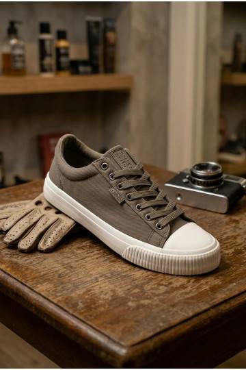 Herren niedrige Freizeitschuhe graue Farbe 2