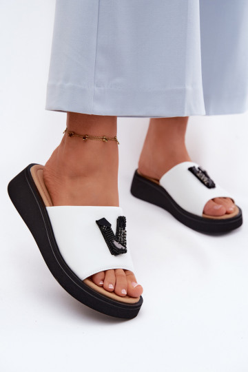 Leder-Damenschuhe mit V-förmigem Obermaterial auf Plattform Vinceza 66950, weiße Farbe