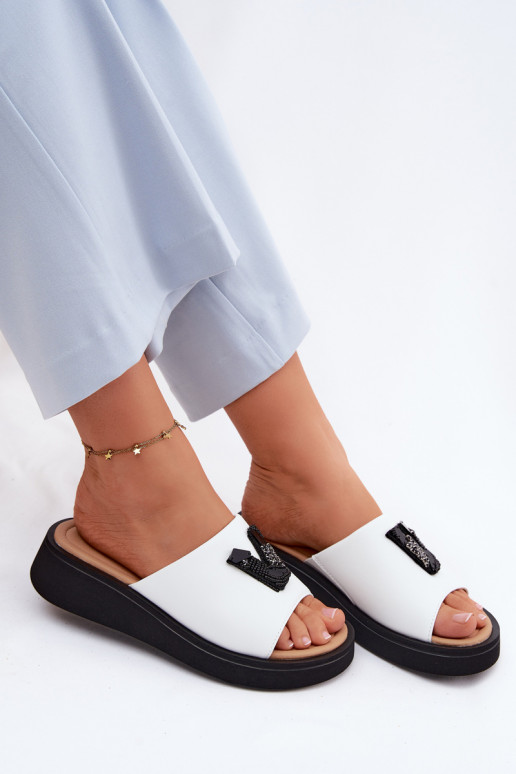 Leder-Damenschuhe mit V-förmigem Obermaterial auf Plattform Vinceza 66950, weiße Farbe