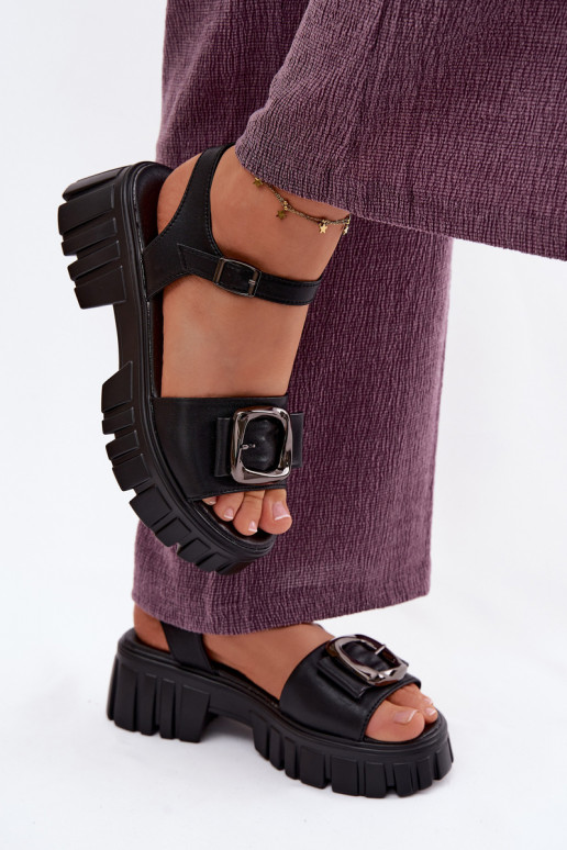 Damensandalen Feminin mit einer Plattform mit Schnallen Vinceza 79611 schZuarze Farbe