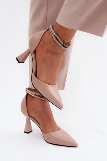 Beige Schuhe mit kleinem Absatz und glänzenden Riemen Vinceza 62283