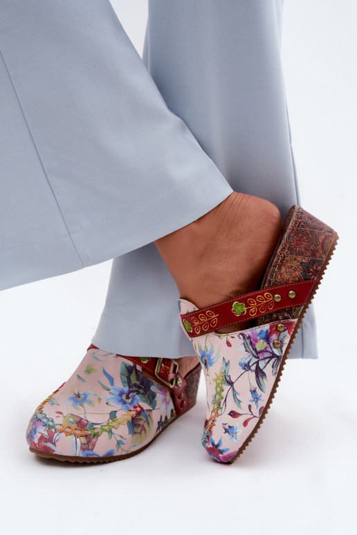 Lederne Damen-Slipper mit Plattform und Blumen in verschiedenen Farben