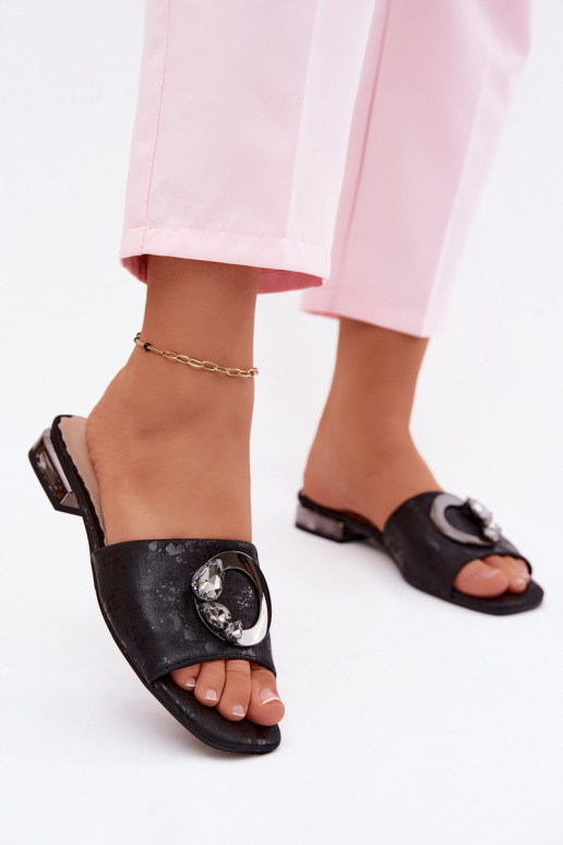 Damenhausschuhe mit breiten Absätzen mit Ornamenten KV61-6025 schZuarze Farbe