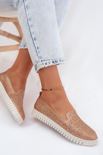 Slipper-Schuhe mit durchbrochenen Elementen in Champagner Salty