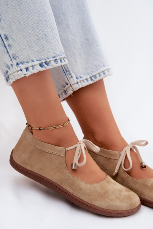 Sandfarbene Veloursleder-Ballerinas mit Riemchen Zazoo 021