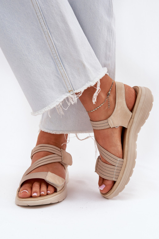 Bequeme Damen sandfarbene Sandalen mit Klettverschlüssen Hallriva