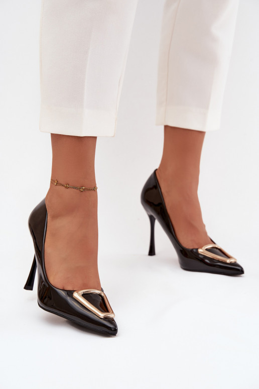 Schwarze High Heels mit Lackeffekt und goldenen Details Paivelle