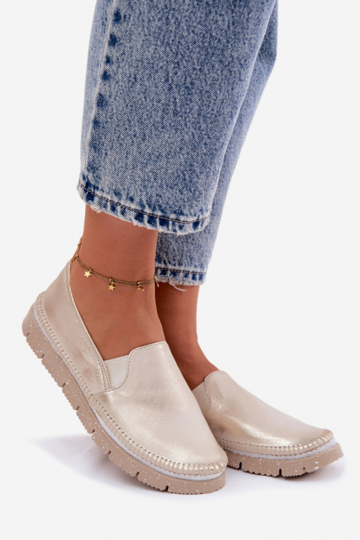 Goldene Slipper für Damen aus Leder Przecierany
