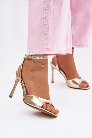 Goldene Damen-Sandalen mit dünnen Absätzen aus Kunstleder Olissey 2