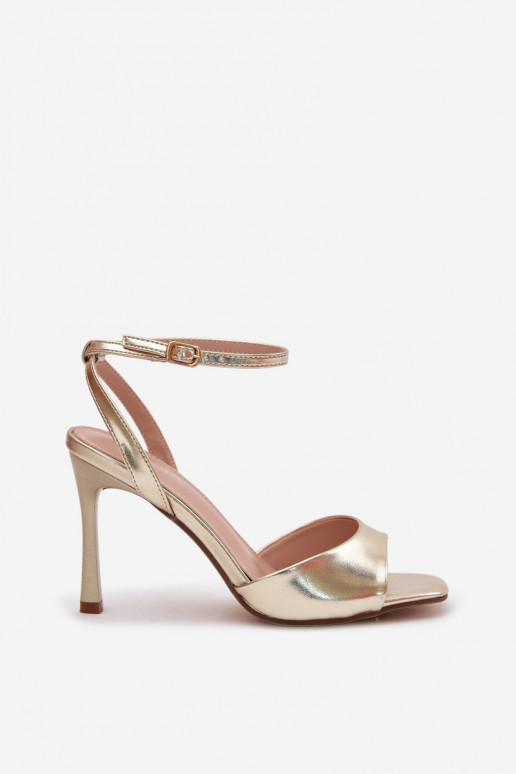 Damensandalen mit dünnen AbsätzenImitacji Skóry goldene Farbe Olissey