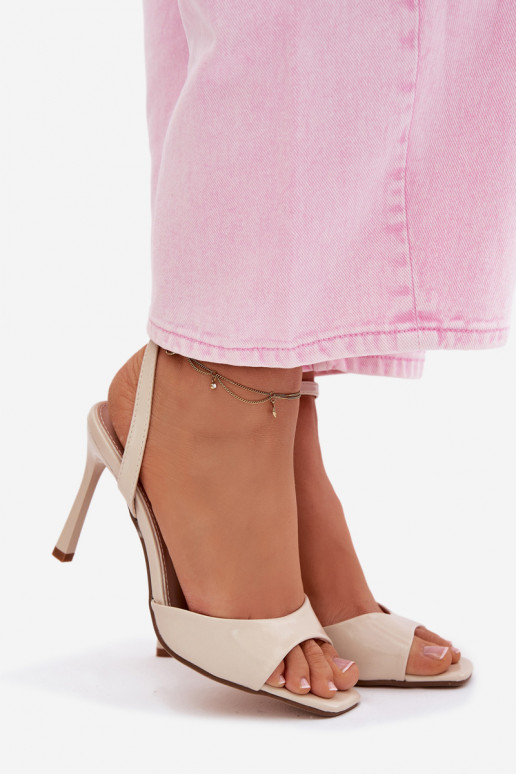 Sandfarbene Damen-Sandalen mit dünnen Absätzen aus Kunstleder Olissey