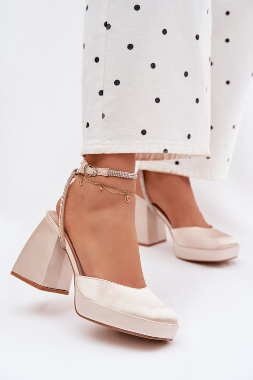 Damensandalen Auf massiven Absätzen Typu Słupek Pasek mit blitzenden Augen goldene Farbe Seraphina