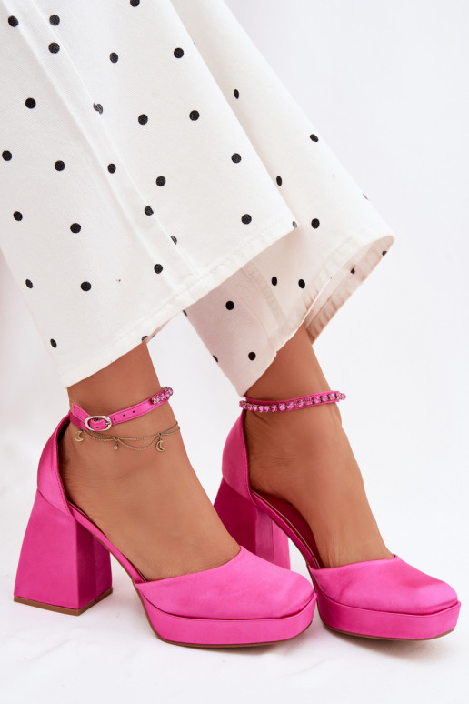 Rosa Sandalen mit Absatz und Satin-Finish Calistae